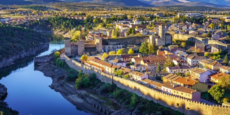 El pueblo a 1 hora de Madrid que está entre los mejores destinos para visitar en Navidad