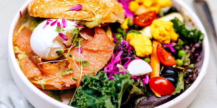 Doctor lists foods you should eat to ward off coughs and colds