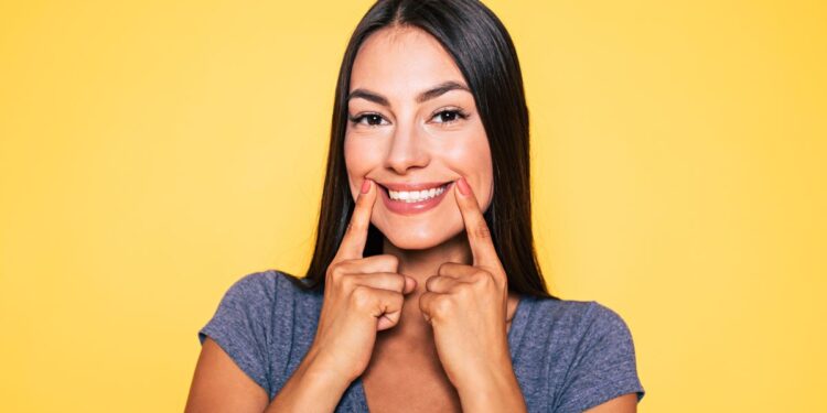 Avoid These 5 Worst Foods And Beverages For Your Teeth Health