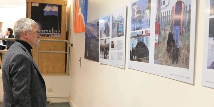“Malvinas, cuatro viajes”, la muestra fotográfica de Taeda, pasó por la Casa de la Provincia de Tierra del Fuego