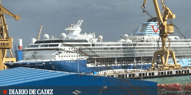 Un incendio en el astillero de Navantia Cádiz obliga al desalojo de un crucero en reparación