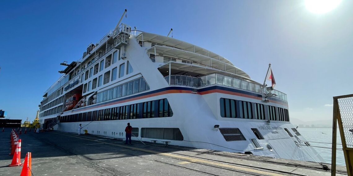 Crucero de Hapag Lloyd visita por primera vez el Puerto de Coquimbo