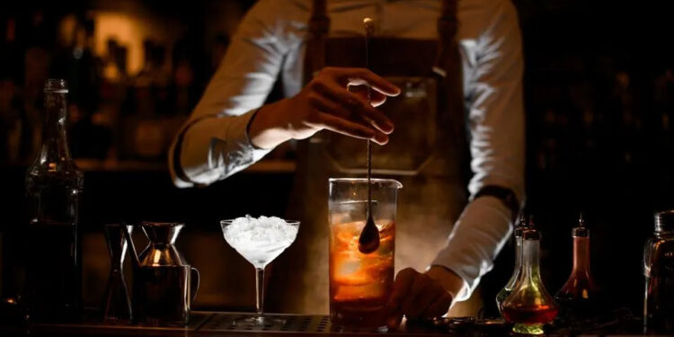 Cuatro impresionantes bares de hoteles en Europa por los que vale la pena viajar