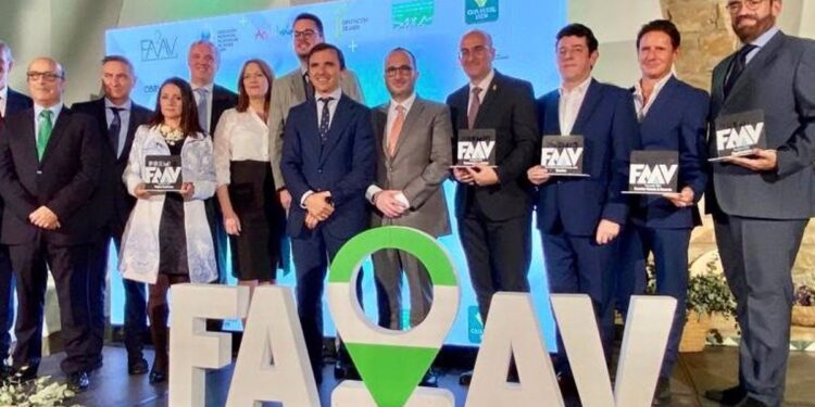 La Junta destaca el papel de las agencias de viaje como "canalizadores" de los productos turísticos de Jaén