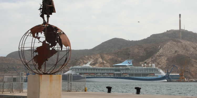 Agencia Marítima Blázquez repara en Cartagena el crucero Marella Discovery 2