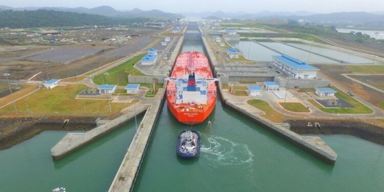 Sequía del Canal de Panamá obligaría a petroleros a extender sus viajes
