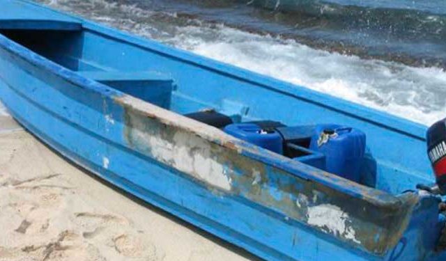 Armada frustra viaje ilegal de 13 personas; uno de los detenidos es implicado en homicidio – El Nuevo Diario (República Dominicana)
