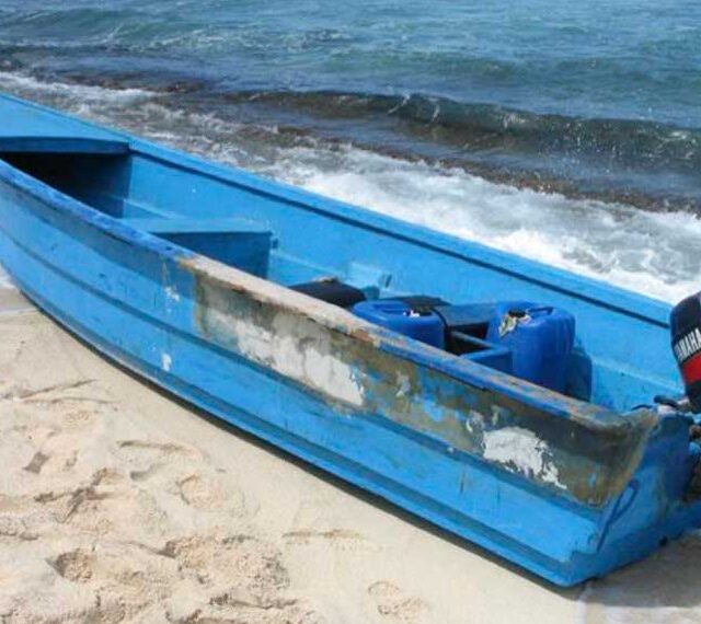 Armada frustra viaje ilegal de 13 personas; uno de los detenidos es implicado en homicidio – El Nuevo Diario (República Dominicana)