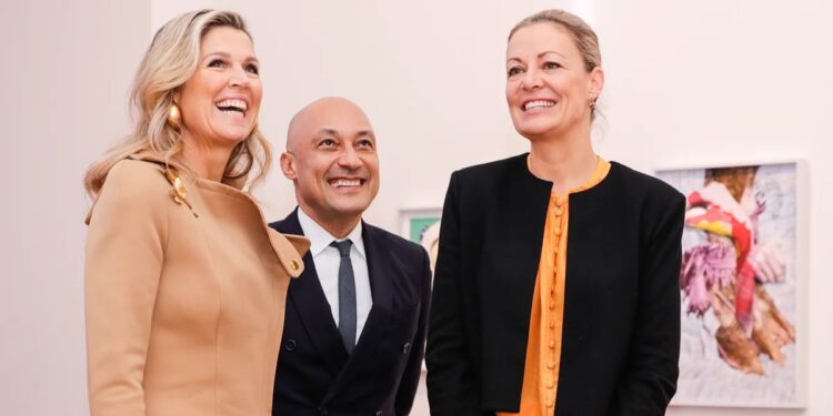 La reina Máxima de Países Bajos cierra un viaje a París enfocado en las artistas neerlandesas