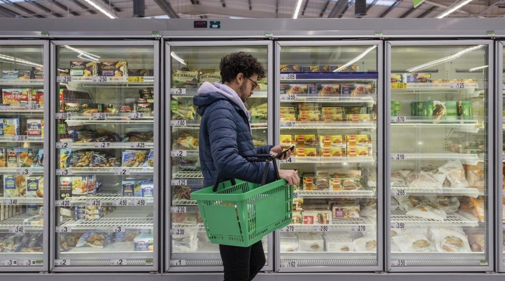 Researcher explains connection between ultra-processed foods and depression