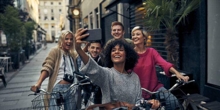 Las cinco tendencias de viajes que impulsarán el sector en 2024, según Amadeus