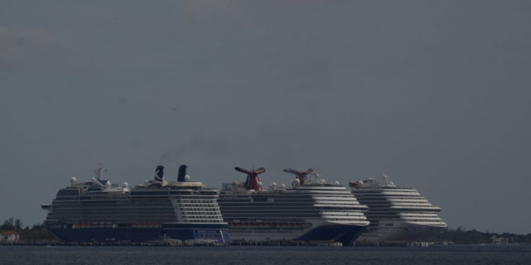 Cruceristas de Quintana Roo rechazan crear un nuevo impuesto turístico