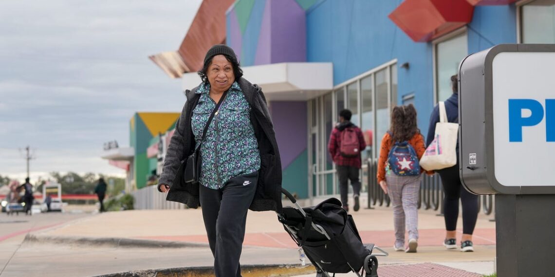 Del Valle, Texas residents want better access to food, grocery store