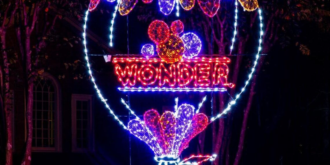 Flowers Foods presents "Christmas in Lights" | Local News