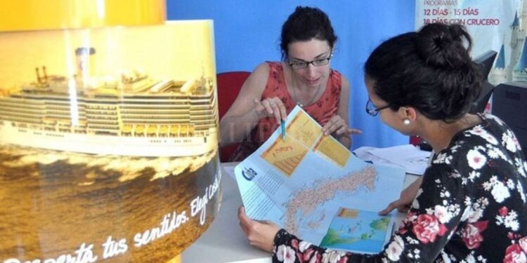 Comercio acordó los nuevos salarios para trabajadores de empresas de viaje y turismo