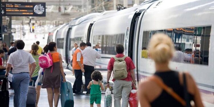 Huelga de Renfe y Adif: días, fechas, horarios, trenes afectados y cuáles son los servicios mínimos