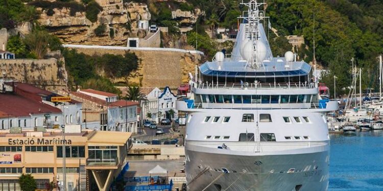 ¿Cuánto se gana en un crucero en España? Empresas que contratan extranjeros