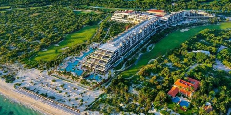 TRAVY AWARDS 2023: Eligen a Playa Mujeres como uno de los mejores resorts todo incluido de México