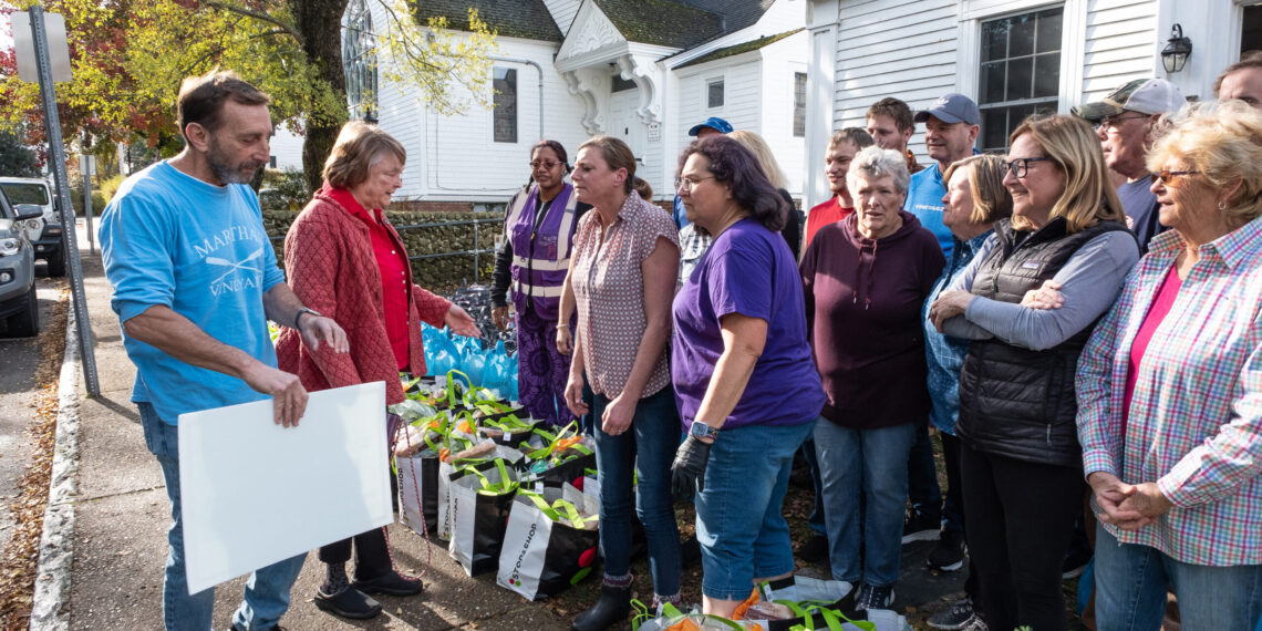 Thanksgiving food program a community effort