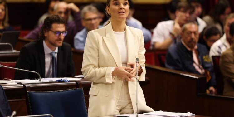 Prohens ensalza su nueva ley turística, que "aparcará la moratoria" pero impondrá límites para ir "de más a mejor"