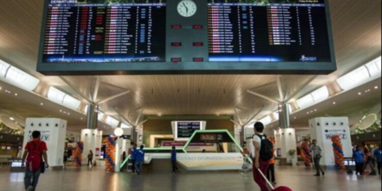 ¿Puedo viajar con marihuana medicinal y gomitas CBD? Esto es lo que establecen las agencias de viaje