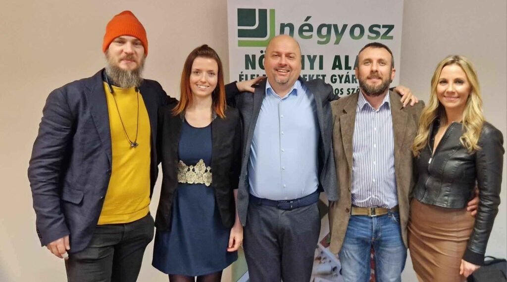 NÉGYOSZ team