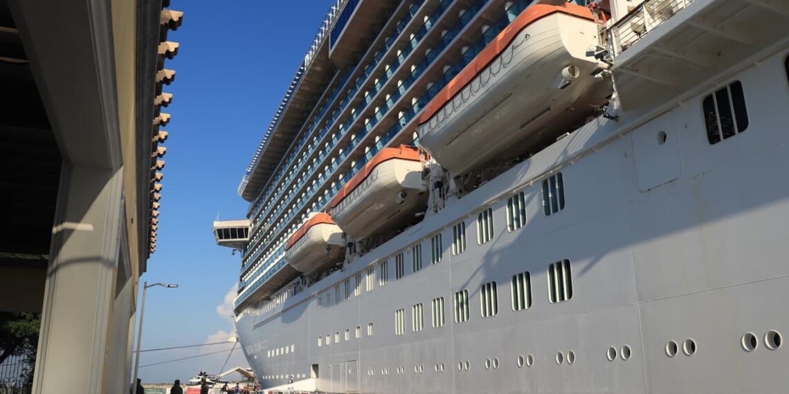 Llegarían 3 cruceros más a Vallarta tras afectaciones de Otis en Acapulco