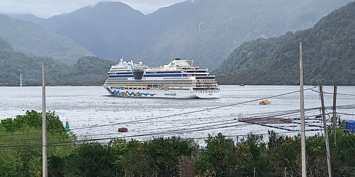 Transportaba 1.800 pasajeros y 600 tripulantes – Santa María