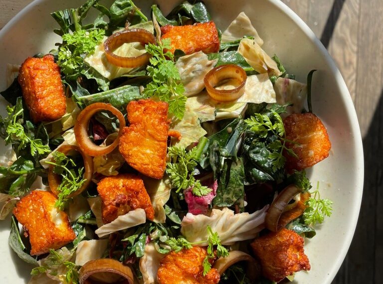 A reimagined convenience store in Alna is serving 4.5-star food