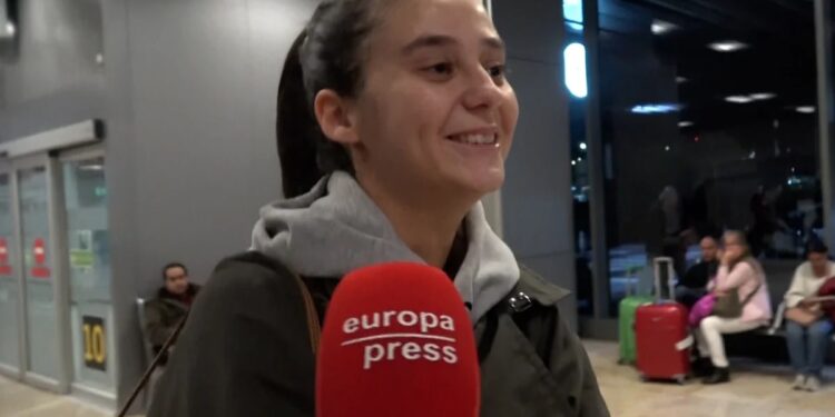 Victoria Federica regresa de Perú con una gran sonrisa que ni sus polémicas familiares pueden borrar