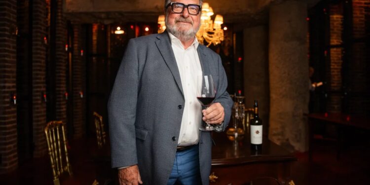 Mano a mano con Michel Rolland, el enólogo francés más influyente del mundo y que revolucionó el vino argentino