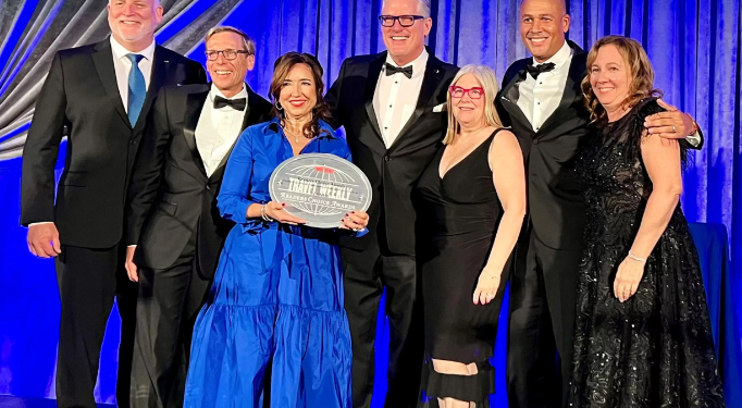 Carnival gana premio a la "Mejor línea de cruceros nacionales" por octavo año consecutivo