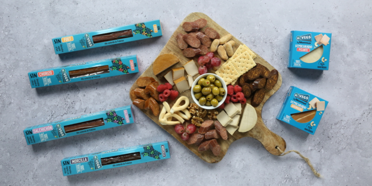 Mommus Foods, del PCUMH, colabora con Hi Vegs! para vender en Carrefour sustitutos vegetales del queso