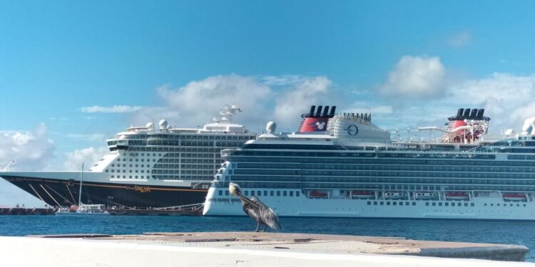 Cozumel, el destino favorito de los cruceristas: 34 embarcaciones visitarán la isla esta semana