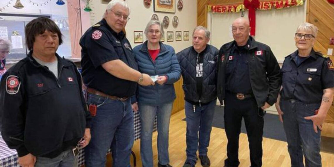 Breakfast with Santa gives to local food bank