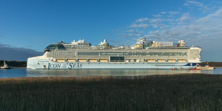 Icon of The Seas, el crucero más grande del mundo, abandona el astillero Meyer Turku