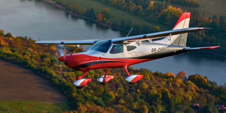 Una mirada a nuevo Bristell B8 – Noticias de Aviación Transponder 1200