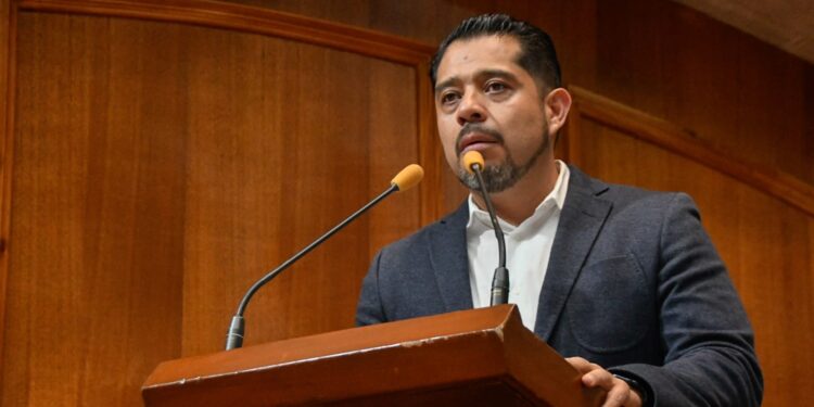 Cuestiona Adrián Juárez viajes al extranjero del alcalde Rodríguez