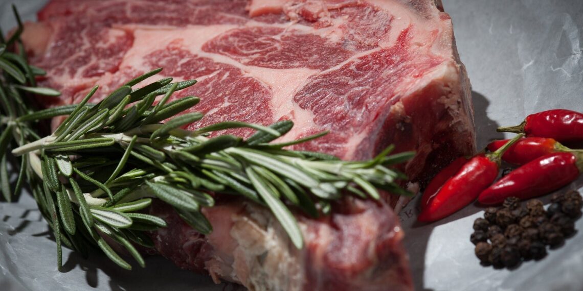 Ketovore diet is a very effective variation of the ketogenic diet (Image via Pexels/mali maeder)