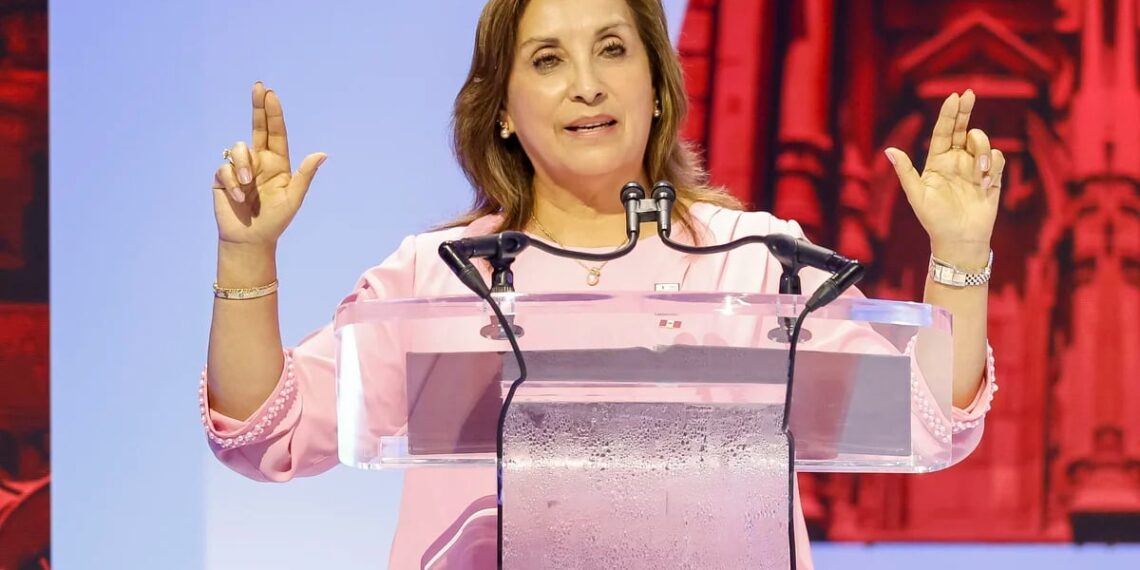 Congresistas presentan nueva moción de vacancia contra Dina Boluarte por viajes al exterior