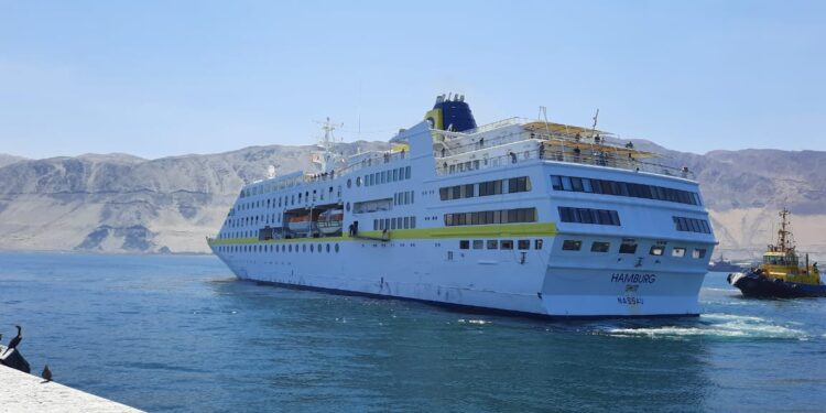 Crucero mundial de 249 días ejecuta escala en el Puerto de Iquique
