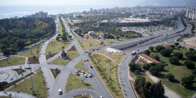 La DGT espera 7,8 millones de viajes por carretera en el puente de la Constitución y la Inmaculada