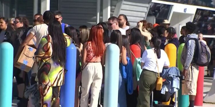Retrasos y cancelaciones en puerto de cruceros y aeropuertos del sur de Florida – Telemundo Miami (51)