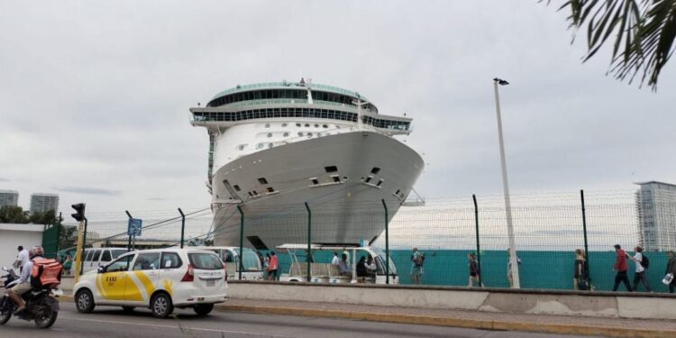 Cerrará Puerto Vallarta el 2023 con el arribo de 176 cruceros