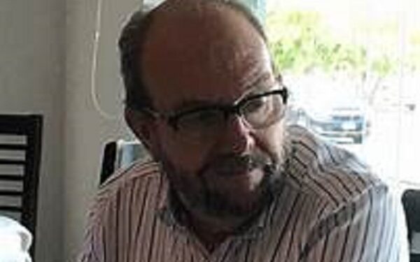 In Memoriam. Guillermo Martínez Flores.
