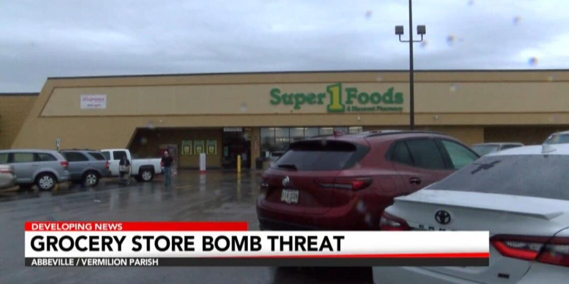 Bomb threat reported at Abbeville Super 1 Foods | Video