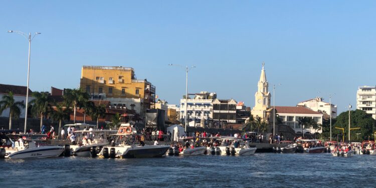 detienen dos ciudadanos franceses cuando intentaban ingresar a crucero con 16 paquetes de cocaína