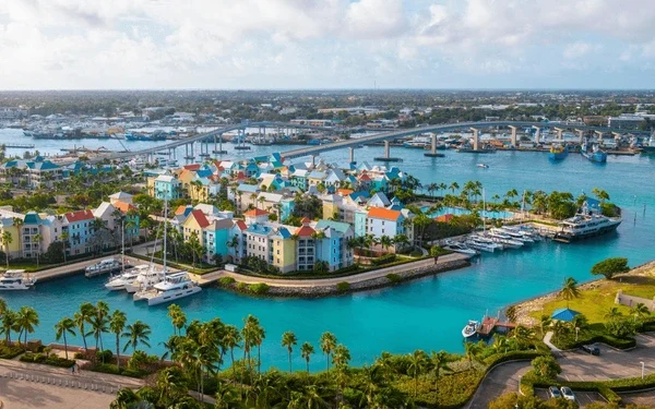 Bahamas critica a EEUU por exagerar alerta de viajes turísticos