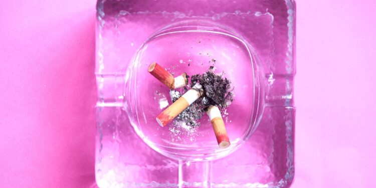 These 5 Foods And Drinks Can Help You Stop Smoking