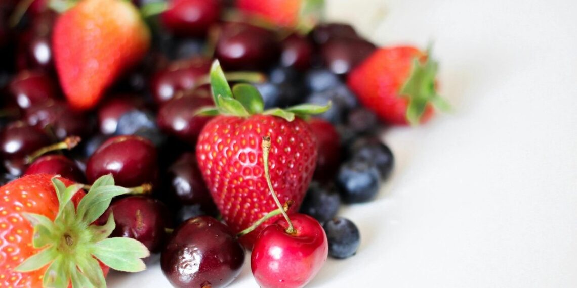 Eating foods with antioxidants may reduce risk of stroke, study finds